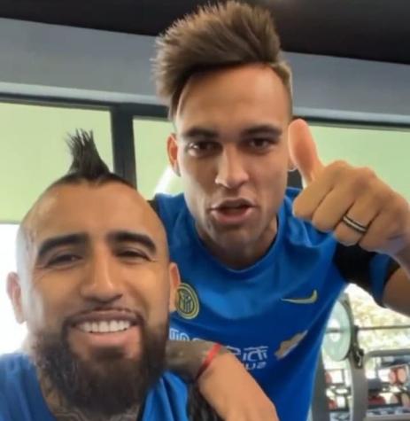 "Feliz cumpleaños hermano": El cómico saludo de Lautaro, Alexis y Vidal al hijo del "King"