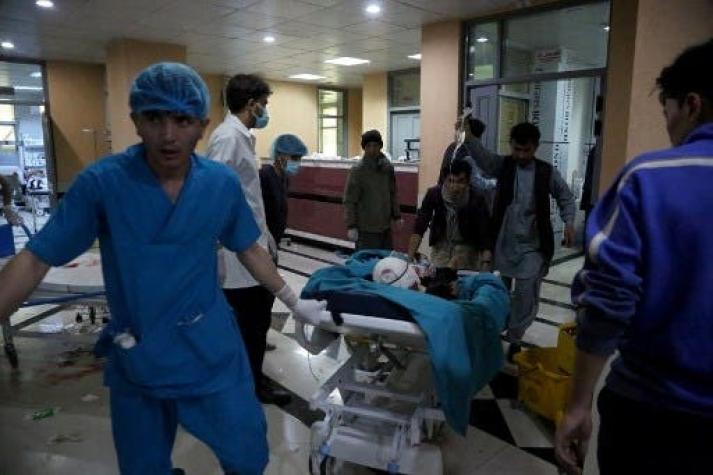 Suben a 50 los muertos en atentados cerca de colegio para niñas de Kabul