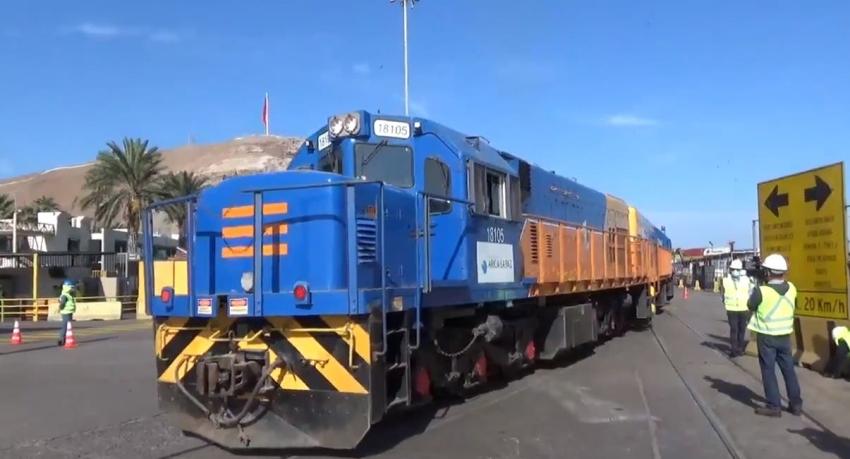 Camioneros bolivianos bloquean rutas a Chile y Perú en protesta por tren hacia Arica