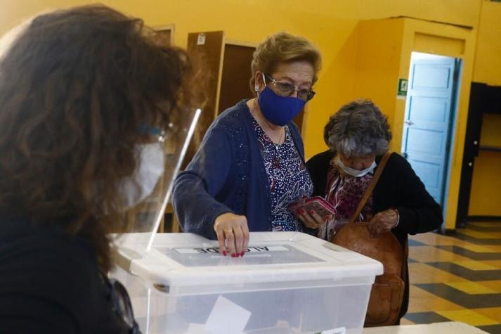 Elecciones 15 y 16 de mayo: Especialista entrega recomendaciones sanitarias para los adultos mayores