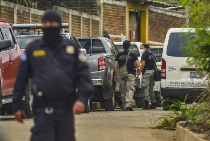 El Salvador: encuentran diez cuerpos en casa de expolicía
