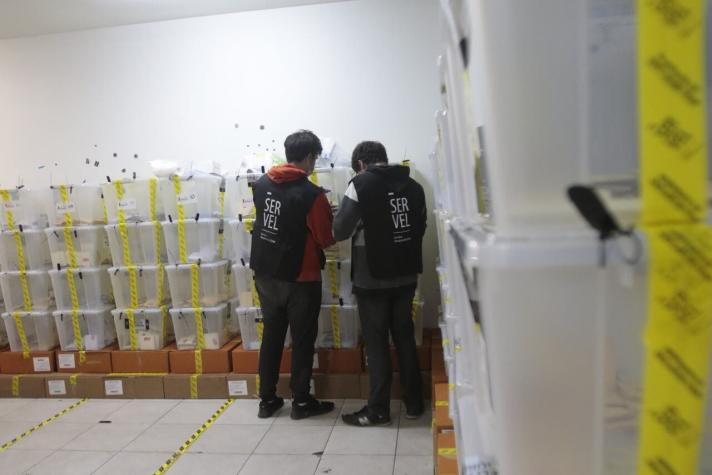 Elecciones: Local de Punta Arenas fue el primero en reabrir la bóveda con los votos