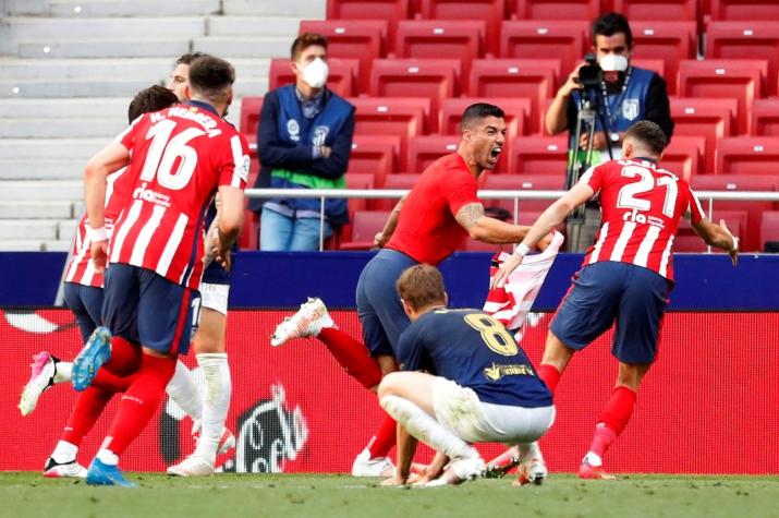 Suárez le da un triunfo agónico al Atlético que lo acerca al título: El Barca quedó sin opciones