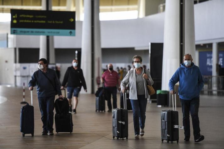 OPS no recomienda relajar protocolos para viajar al extranjero a personas vacunadas