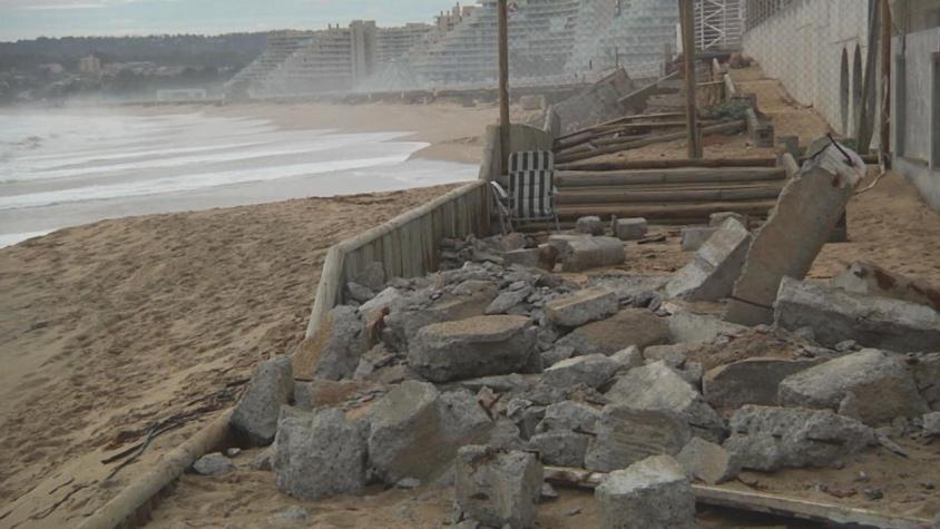 [VIDEO] Muro de contención se derrumbó tras marejadas en Algarrobo