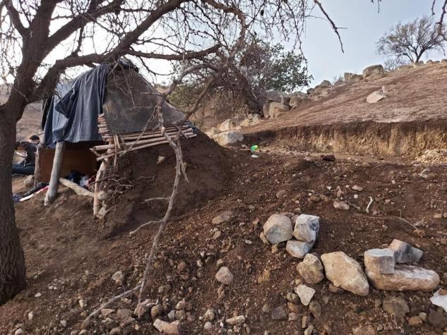 Asesinato de hermanos en El Bosque: Sospechoso estaba escondido en una especie de choza en un cerro