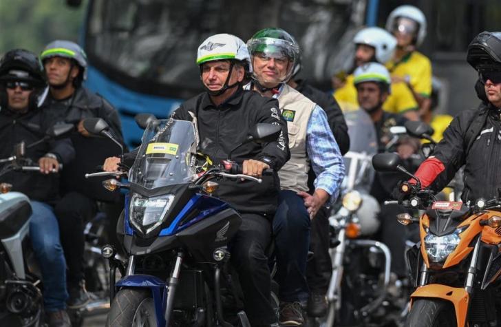 [FOTOS] Bolsonaro causa polémica al liderar manifestación de motociclistas en plena pandemia