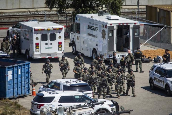 Al menos ocho personas asesinadas en tiroteo en California