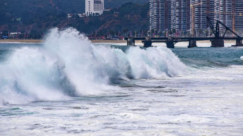 Emiten aviso especial por marejadas en casi toda la costa de Chile