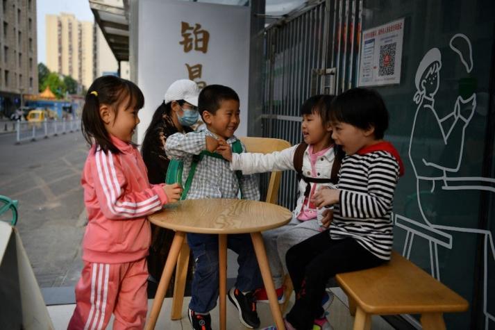 China autorizará a sus ciudadanos tener hasta tres hijos por familia