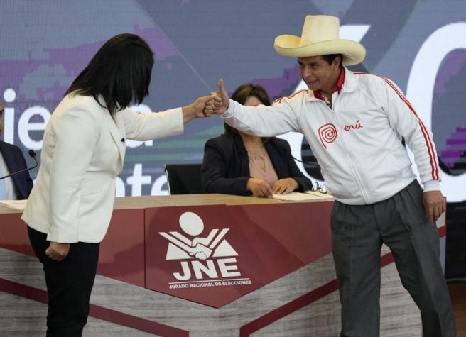[VIDEO] Perú enfrenta su elección presidencial más polarizada
