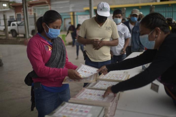 Asesinan a tiros 5 personas que organizaban jornada electoral en el sur de México