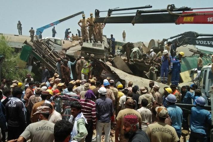 Al menos 34 muertos en un accidente ferroviario en Pakistán