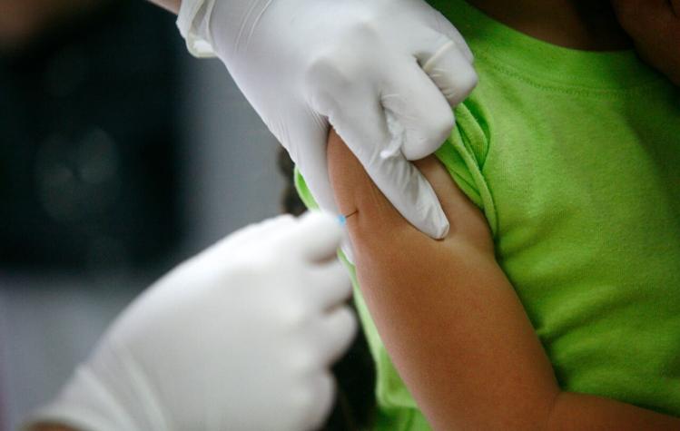 Niña de 4 años fue vacunada por error contra el COVID-19: debía recibir la de la influenza