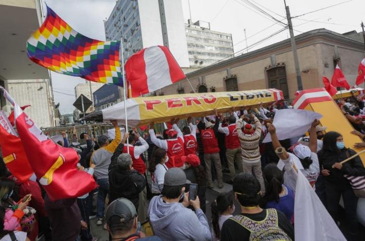 Día negro para los mercados peruanos post elecciones también llega hasta Santiago