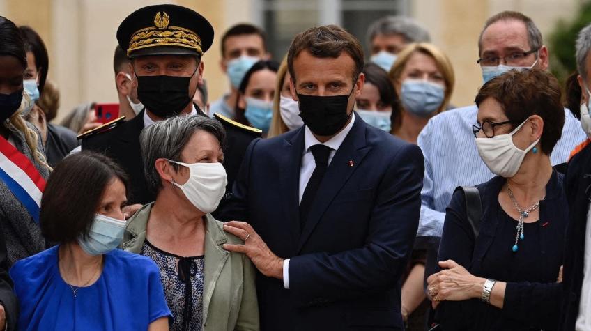 Hombre abofetea a presidente Emmanuel Macron durante visita al sureste de Francia