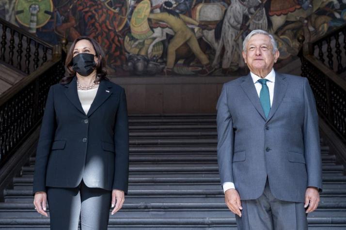 Vicepresidenta Harris dice a López Obrador que ve "nueva era" entre México y EE.UU