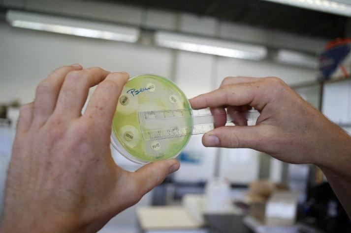 ¿Listo para viajar al extranjero de nuevo?: Científico alertan de casos de "superbacterias"