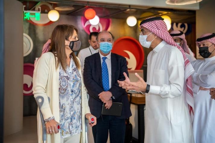 Senadora Van Rysselberghe viajó al Medio Oriente para reunirse con el canciller de Arabia Saudita