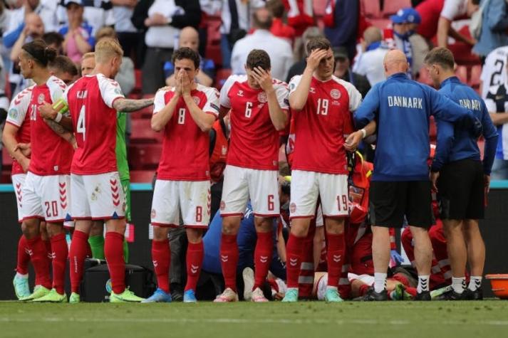 Volante Christian Eriksen se desmaya en pleno partido de la Euro 2020 y es reanimado en cancha