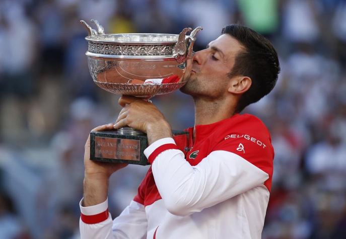En un partido épico Djokovic gana Roland Garros y queda a uno del récord de Federer y Nadal