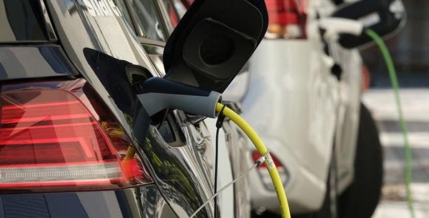 Programa ofrece a empresas distribuidoras de la RM acceso gratuito a furgones y camiones eléctricos