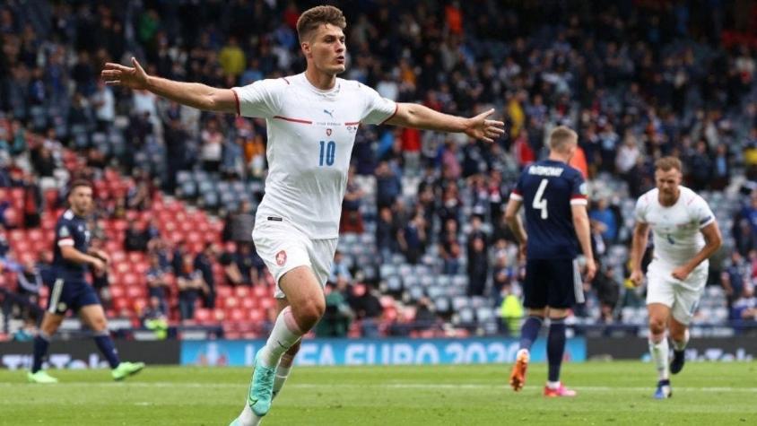 [VIDEO] Compañero de Charles Aránguiz metió un golazo de media cancha por la Eurocopa