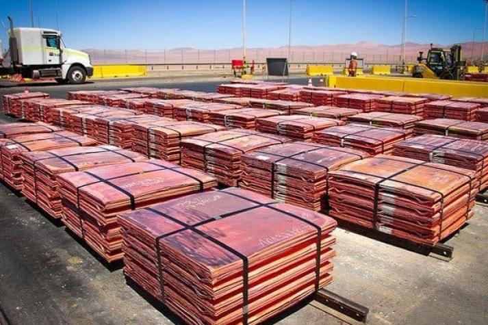 China cumple su amenaza: liberará sus reservas de cobre para controlar el alza de materias primas