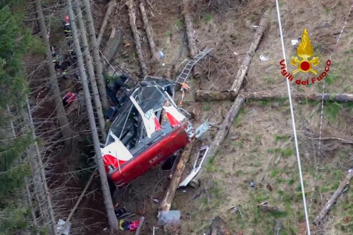 Revelan estremecedor video de la caída del teleférico en Italia que dejó 14 muertos