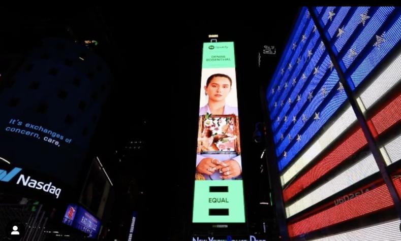 "¡Estamos en Times Square!": Denise Rosenthal celebra nuevo hito en su carrera musical