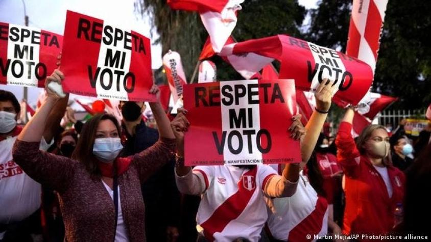 Partidarios de Fujimori y Castillo marchan en Perú