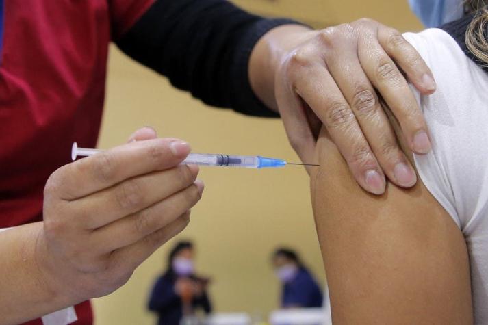 [VIDEO] Evalúan aplicar tercera dosis de vacuna en septiembre
