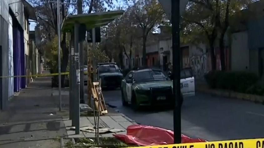 Hombre fue asesinado a balazos en paradero del centro de Santiago