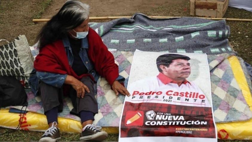 Perú: salida de autoridad electoral retrasa aún más proclamación del ganador de las presidenciales