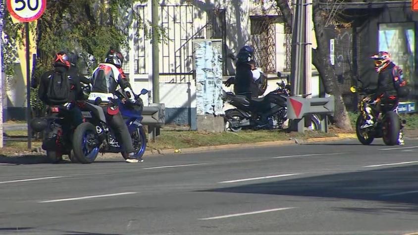 [VIDEO] Unos 200 motociclistas realizaron manifestación en cercanías a Plaza Italia
