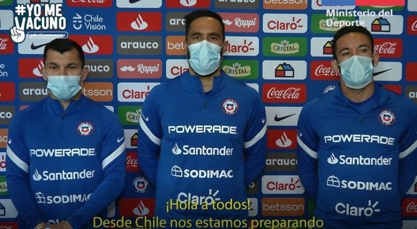 Claudio Bravo, Mauricio Isla y Gary Medel llamaron a los jóvenes a vacunarse contra el COVID-19