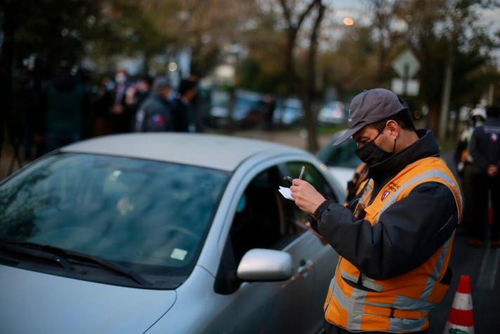 Restricción Vehicular: Los automóviles que no pueden circular en Santiago este martes