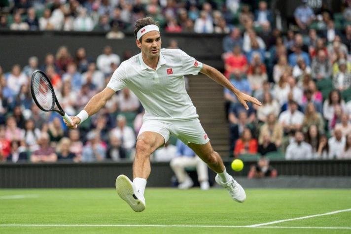 Roger Federer avanza a segunda ronda de Wimbledon tras abandono de Adrian Mannarino