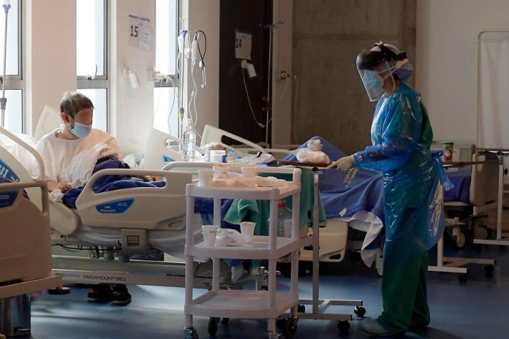 Informe ICOVID: Preocupa el alza de hospitalización de personas mayores de 70 años