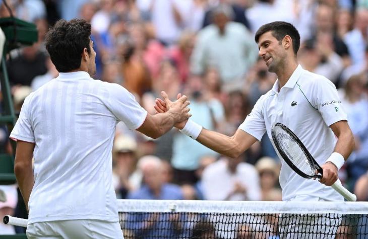 Djokovic tras vencer a Garín en Wimbledon: "Jugó por primera vez en la central y estaba nervioso"