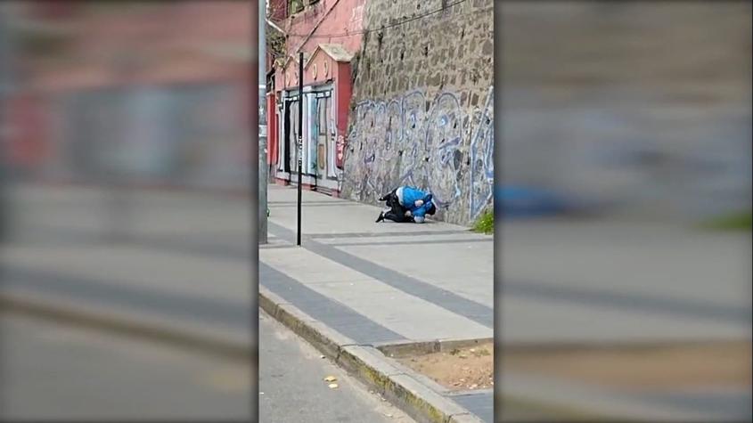 Estilo lucha libre: hombres protagonizaron violenta pelea en centro de Viña del Mar