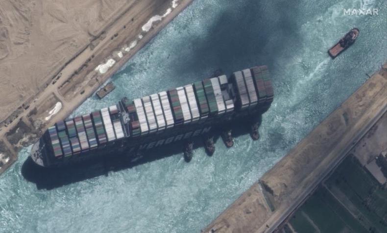 Egipto liberará buque portacontenedores que bloqueó el Canal de Suez
