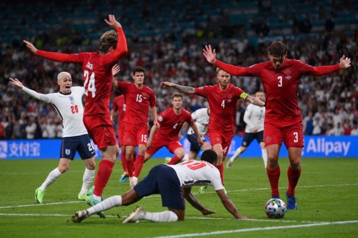 ¿Fue penal? El polémico cobro que le dio a Inglaterra el paso a la final de la Eurocopa 2020