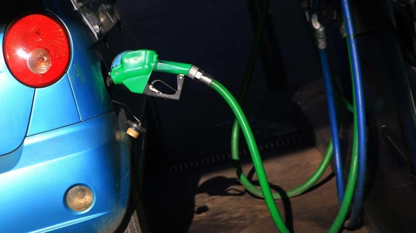 Ya son 32 semanas consecutivas: ENAP confirma nueva alza de precio de los combustibles