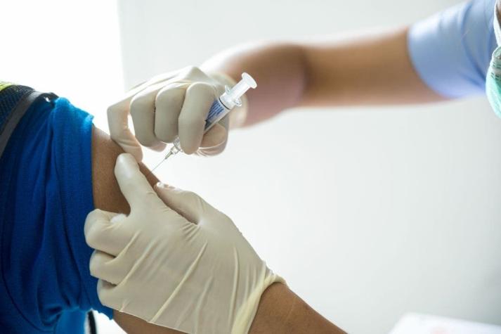 "Sin pinchazo, no hay trabajo", la vacunación contra el COVID-19 es obligatoria en Fiyi