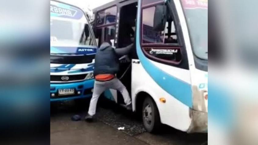 [VIDEO] Captan violenta pelea entre conductores de micros en la Región del Biobío