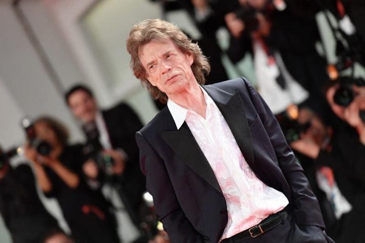 Mick Jagger en estado puro: Deberá pagar millonaria multa por romper cuarentena para ir al estadio