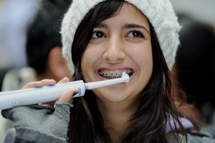 El paso del lavado de dientes que probablemente estés realizando mal