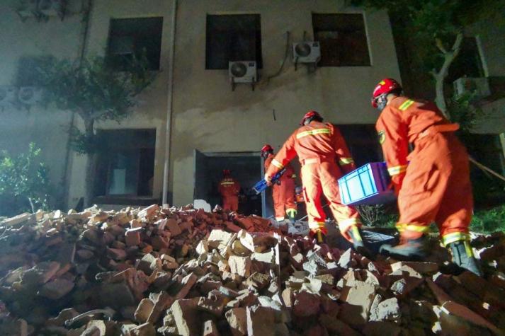 Al menos ocho muertos al derrumbarse un hotel en China
