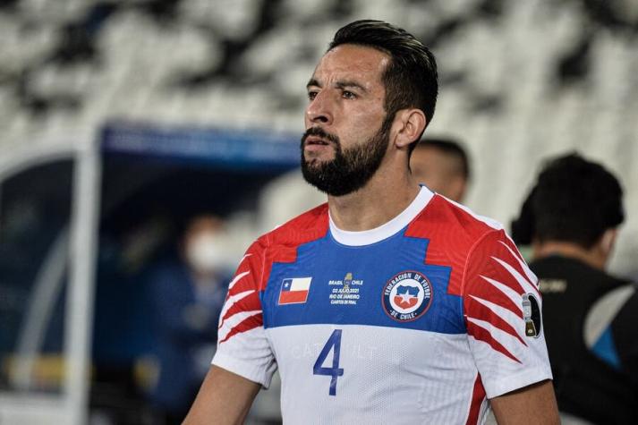 "Siempre juega bien, es increíble": Mauricio Isla escogió al mejor jugador de la Selección Chilena